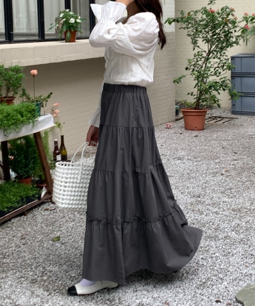 Diosfront（ディオスフロント）の「ボリュウームギャザーティアードロングスカート（スカート・レディース・ホワイト/チャコールグレー/ブラック/レッド/ブラック系その他・S/M）」の11枚目の写真