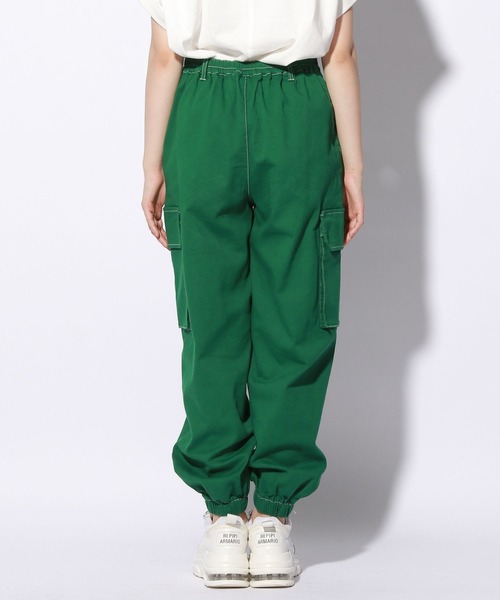 repipi armario（レピピ アルマリオ）の「ワイドストレッチカーゴパンツ（カーゴパンツ・キッズ・ブラック/ブラック系その他/グリーン系その他/ライトブルー/カーキ/ブラック系その他2/アイボリー・SMALL/MEDIUM/LARGE）」の17枚目の写真