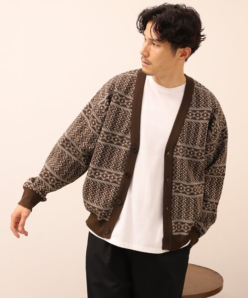 EDIFICE（エディフィス）の「スポンディッシュ リラックス ニット カーディガン(ジオメトリック)（カーディガン/ボレロ・メンズ・ベージュ/ブルー/ネイビー/ボルドー/ブラック/ブラウン・MEDIUM/SMALL/LARGE）」の3枚目の写真