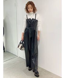 フェイクレザーロンパース