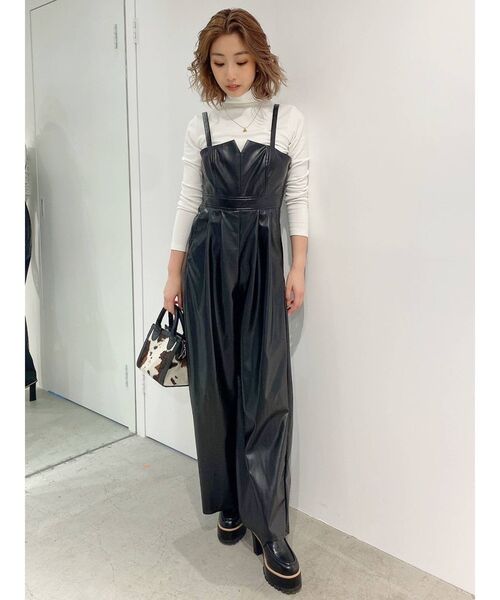 GYDA（ジェイダ）の「フェイクレザーロンパース（つなぎ/オールインワン・レディース・アイボリー/ブラック・FREE）」の9枚目の写真