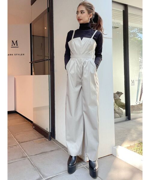 GYDA（ジェイダ）の「フェイクレザーロンパース（つなぎ/オールインワン・レディース・アイボリー/ブラック・FREE）」の3枚目の写真