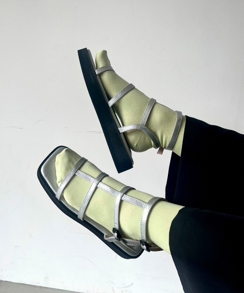 VACANCY(ヴァカンシー)の「グラディエーターストラップサンダル(サンダル・レディース・アイボリー/シルバー/ブラック・LARGE/X-LARGE/MEDIUM)」の11枚目の写真