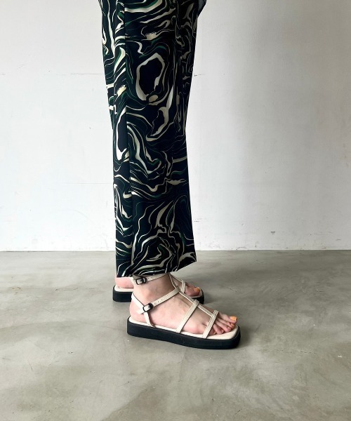 VACANCY(ヴァカンシー)の「グラディエーターストラップサンダル(サンダル・レディース・アイボリー/シルバー/ブラック・LARGE/X-LARGE/MEDIUM)」の9枚目の写真
