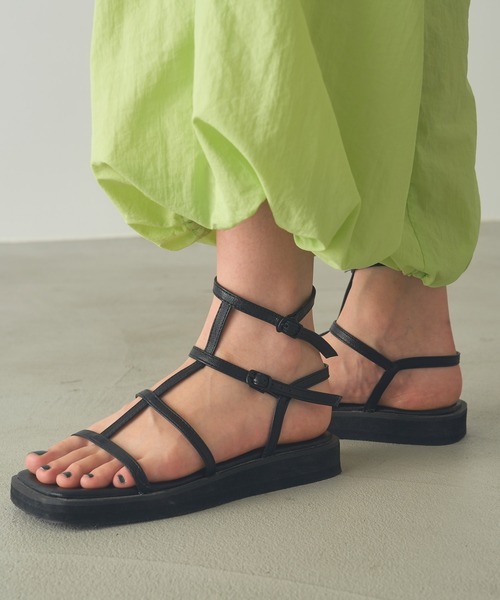 VACANCY(ヴァカンシー)の「グラディエーターストラップサンダル(サンダル・レディース・アイボリー/シルバー/ブラック・LARGE/X-LARGE/MEDIUM)」の16枚目の写真