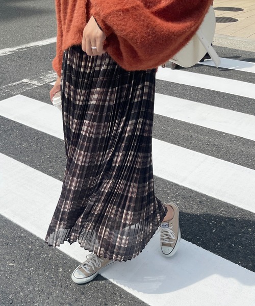 Meli rich（メリーリッチ）の「ふわり揺らめく。チェックプリントプリーツスカート（スカート・レディース・ブラック/ブルー/アイボリー・MEDIUM）」の3枚目の写真