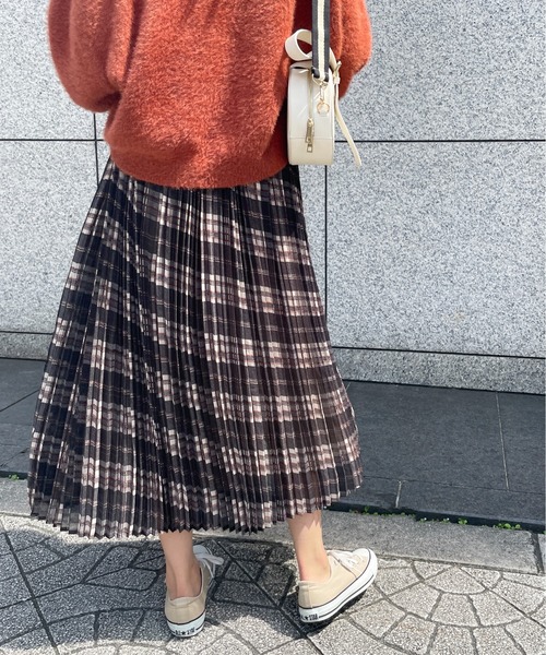 Meli rich（メリーリッチ）の「ふわり揺らめく。チェックプリントプリーツスカート（スカート・レディース・ブラック/ブルー/アイボリー・MEDIUM）」の6枚目の写真