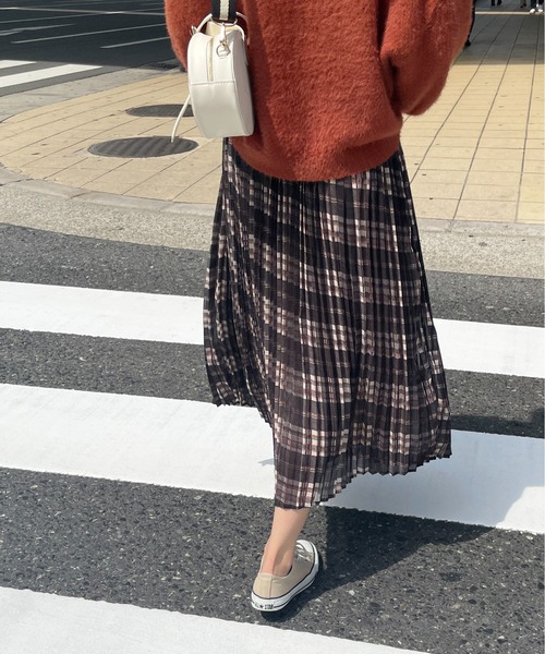 Meli rich（メリーリッチ）の「ふわり揺らめく。チェックプリントプリーツスカート（スカート・レディース・ブラック/ブルー/アイボリー・MEDIUM）」の8枚目の写真