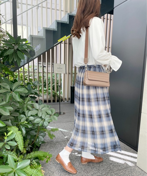 Meli rich（メリーリッチ）の「ふわり揺らめく。チェックプリントプリーツスカート（スカート・レディース・ブラック/ブルー/アイボリー・MEDIUM）」の21枚目の写真
