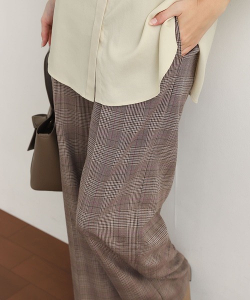 URBAN RESEARCH DOORS（アーバンリサーチドアーズ）の「TRチェックトラウザー（その他パンツ・レディース・グレー系その他/ブラウン系その他・SMALL/MEDIUM）」の16枚目の写真