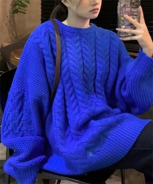 FREE STYLISTS(フリー スタイリスト)の「ケーブルオーバーサイズニット(ニット/セーター・レディース・ブルー/アイボリー/モカ・FREE)」の3枚目の写真