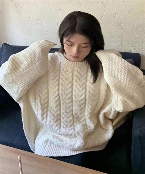 FREE STYLISTS(フリー スタイリスト)の「ケーブルオーバーサイズニット(ニット/セーター・レディース・ブルー/アイボリー/モカ・FREE)」の2枚目の写真