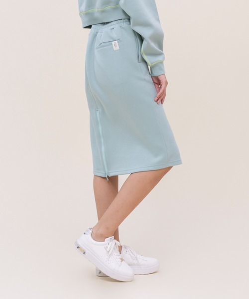le coq sportif(ルコックスポルティフ)の「【WEB限定カプセルコレクション】 ダンボールスウェット ミドル丈スカート ルコック レディース スポーツ(スカート・レディース・ブラック/ブルー・SS/S/M(M)/L)」の8枚目の写真