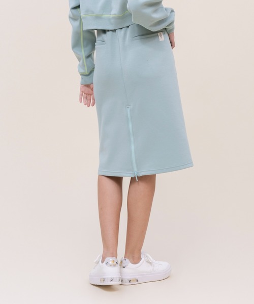 le coq sportif(ルコックスポルティフ)の「【WEB限定カプセルコレクション】 ダンボールスウェット ミドル丈スカート ルコック レディース スポーツ(スカート・レディース・ブラック/ブルー・SS/S/M(M)/L)」の9枚目の写真