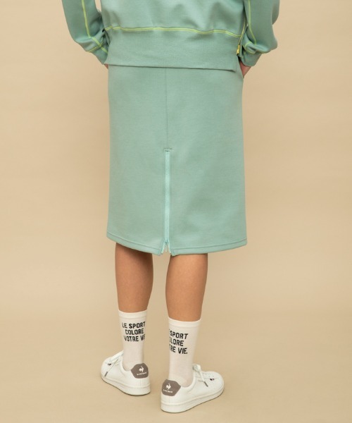 le coq sportif(ルコックスポルティフ)の「【WEB限定カプセルコレクション】 ダンボールスウェット ミドル丈スカート ルコック レディース スポーツ(スカート・レディース・ブラック/ブルー・SS/S/M(M)/L)」の19枚目の写真