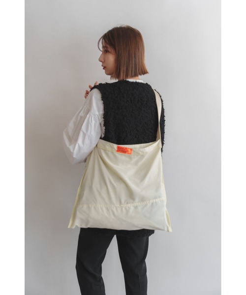 DEVICE+（デバイスプラス）の「DEVICE ＋ 高密度ナイロン ショルダーバッグ（ショルダーバッグ・レディース・ダークグレー/アイボリー/ブラック・FREE）」の21枚目の写真