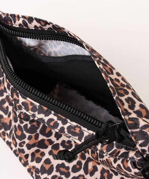 FREDRIK PACKERS(フレドリックパッカーズ)の「FREDRIK PACKERS / フレドリックパッカーズ / 1000D FAM SHOULDER <M>(ショルダーバッグ・レディース・ブラック/ブラウン系その他/オリーブ/レオパード/ホワイト・ONESIZE)」の7枚目の写真