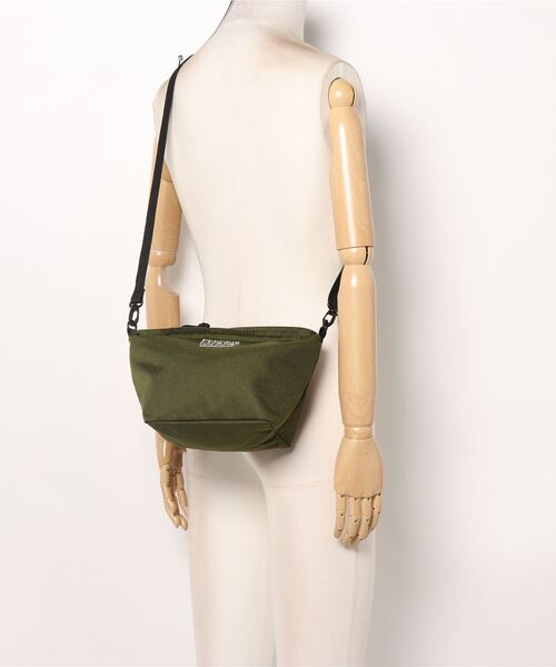 FREDRIK PACKERS(フレドリックパッカーズ)の「FREDRIK PACKERS / フレドリックパッカーズ / 1000D FAM SHOULDER <M>(ショルダーバッグ・レディース・ブラック/ブラウン系その他/オリーブ/レオパード/ホワイト・ONESIZE)」の6枚目の写真