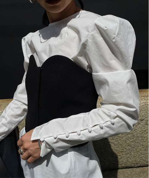 レビュー高評価商品 Ameri（アメリ）の「2WAY SHOULDER BLOUSE（シャツ TUCK トップス