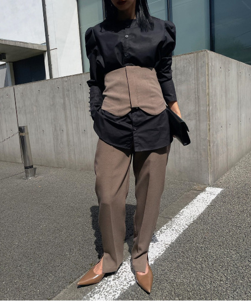 Ameri（アメリ）の「2WAY SHOULDER TUCK BLOUSE（シャツ