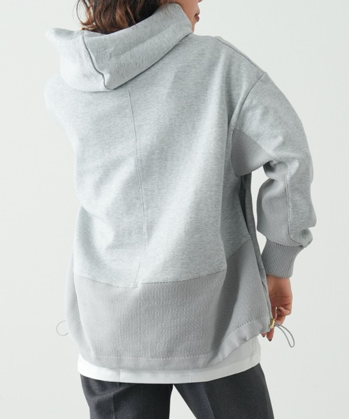 OUVRAGE CLASSE（ウヴラージュクラス）の「異素材ドッキングパーカー（パーカー・レディース・オフホワイト/ブラック/グレー・FREE）」の3枚目の写真