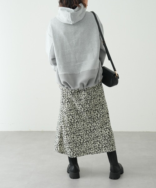 OUVRAGE CLASSE（ウヴラージュクラス）の「異素材ドッキングパーカー（パーカー・レディース・オフホワイト/ブラック/グレー・FREE）」の12枚目の写真