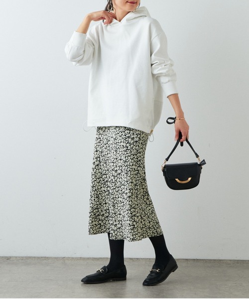 OUVRAGE CLASSE（ウヴラージュクラス）の「異素材ドッキングパーカー（パーカー・レディース・オフホワイト/ブラック/グレー・FREE）」の15枚目の写真