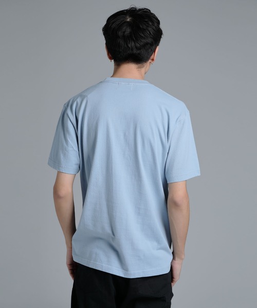 DELUXE（デラックス）の「FUCK YOU HEROES（Tシャツ/カットソー