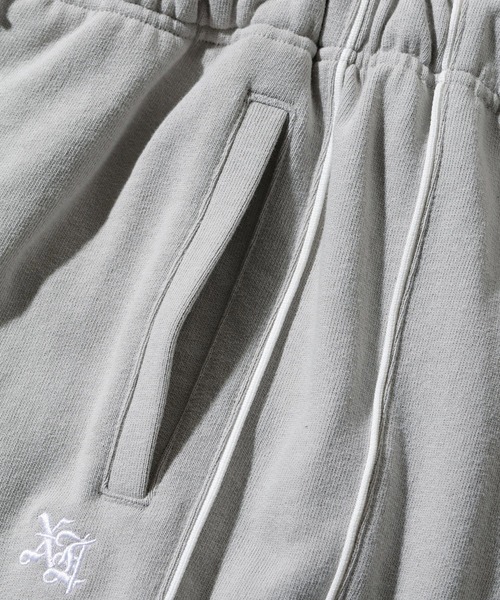 XLARGE（エクストララージ）の「EMBROIDERED LOGO PIPING SWEAT PANTS（スウェットパンツ・メンズ・アッシュ/ネイビー/ブラック・L/M/XL/S）」の9枚目の写真