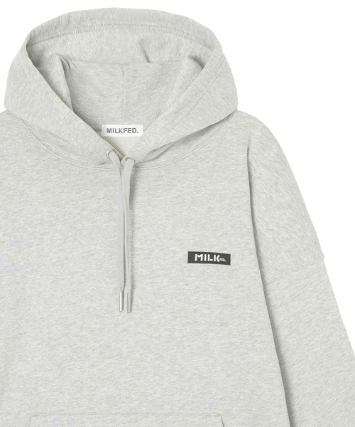 MILKFED.(ミルクフェド)の「BAR WAPPEN SWEAT HOODIE(パーカー・レディース・オフホワイト/アッシュ/ブラック・ONE SIZE)」の3枚目の写真