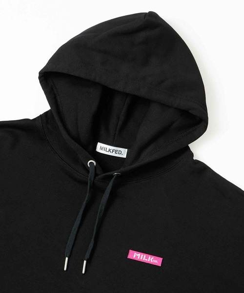 MILKFED.(ミルクフェド)の「BAR WAPPEN SWEAT HOODIE(パーカー・レディース・オフホワイト/アッシュ/ブラック・ONE SIZE)」の6枚目の写真
