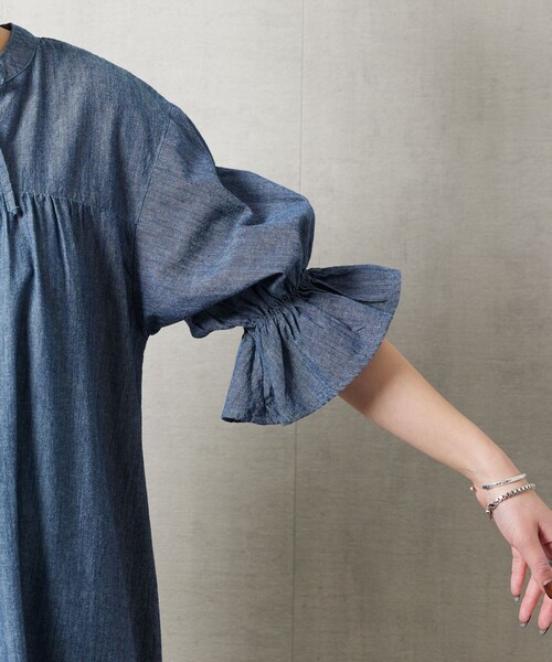 FREAK'S STORE（フリークスストア）の「【限定展開】シャンブレースキッパーティアードワンピース（ワンピース・レディース・ネイビー/サックスブルー・MEDIUM/SMALL）」の17枚目の写真