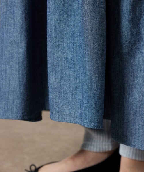 FREAK'S STORE（フリークスストア）の「【限定展開】シャンブレースキッパーティアードワンピース（ワンピース・レディース・ネイビー/サックスブルー・MEDIUM/SMALL）」の19枚目の写真