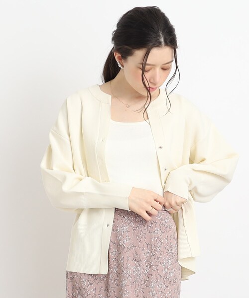 Cutie Blonde(キューティーブロンド)の「◆抜け感あふれるキーネック スポンディッシュカーディガン(カーディガン/ボレロ・レディース・ブラック/サックスブルー/アイボリー・00)」の12枚目の写真