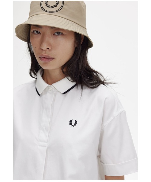 FRED PERRY（フレッドペリー）の「Rib Collar Shirt（シャツ/ブラウス・レディース・コーラル/ホワイト・10）」の22枚目の写真