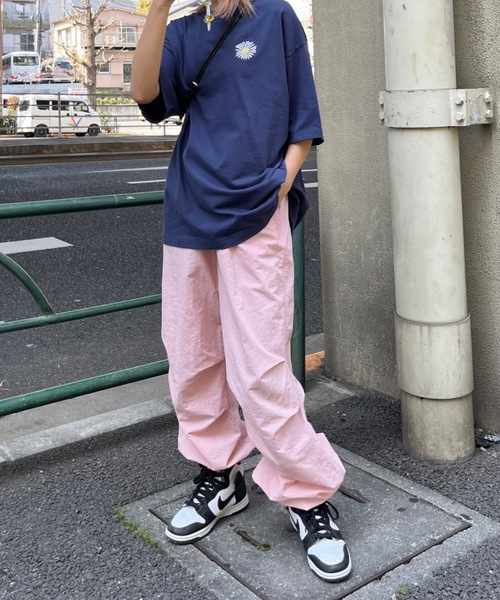 SHAGGIE(シャギー)の「デイジーフロント刺繍バックプリントオーバーTEEシャツ(Tシャツ/カットソー・レディース・ピンク/ホワイト/ネイビー・FREE)」の21枚目の写真
