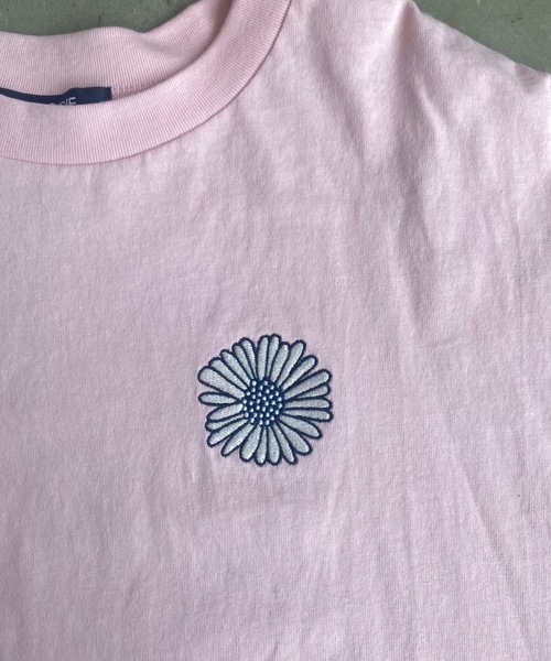 SHAGGIE(シャギー)の「デイジーフロント刺繍バックプリントオーバーTEEシャツ(Tシャツ/カットソー・レディース・ピンク/ホワイト/ネイビー・FREE)」の15枚目の写真