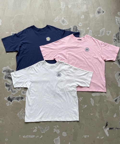 SHAGGIE(シャギー)の「デイジーフロント刺繍バックプリントオーバーTEEシャツ(Tシャツ/カットソー・レディース・ピンク/ホワイト/ネイビー・FREE)」の10枚目の写真