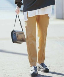 IEDIT ぐいっとしなやか すっきり美脚がうれしい ストレッチ布はく素材のエアノビテーパードパンツ