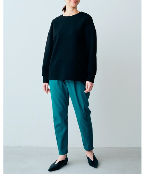 IEDIT（イディット）の「ＩＥＤＩＴ　ぐいっとしなやか　すっきり美脚がうれしい　ストレッチ布はく素材のエアノビテーパードパンツ（その他パンツ・レディース・ネイビー/ベージュ/ブラック/グリーン・X-LARGE/MEDIUM/LARGE/XX-LARGE/XXX-LARGE/SMALL）」の8枚目の写真