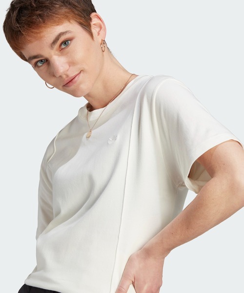 adidas（アディダス）の「プレミアム エッセンシャルズ Tシャツ
