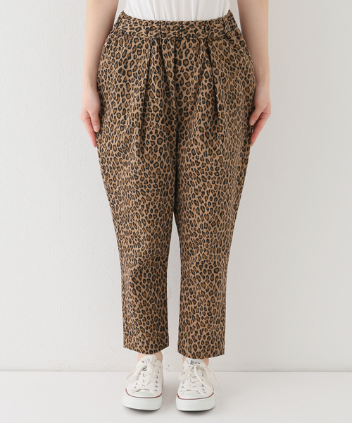 JOURNAL STANDARD LUXE（ジャーナルスタンダード　ラックス）の「チノストレッチ タックテーパーパンツ（チノパンツ・レディース・ブラウン/ブラック/ベージュ・SMALL/MEDIUM）」の21枚目の写真