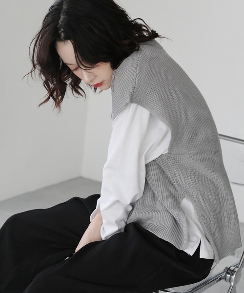 ETELIO（エテリオ）の「畦編みサイドスリットVネックニット