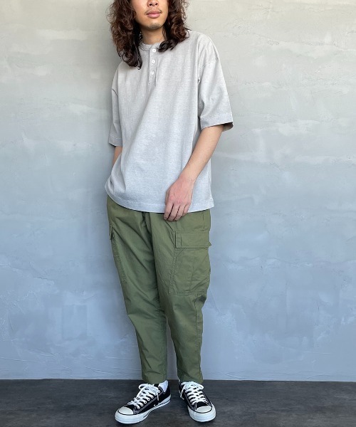 Healthknit（ヘルスニット）の「【FINEBOYS 9月号掲載】[HEALTHKNIT/ヘルスニット] 別注 ビックシルエット ヘンリーネックTシャツ（Tシャツ/カットソー・レディース・グレー/ブラック/ホワイト・M/L/XL/XXL）」の4枚目の写真
