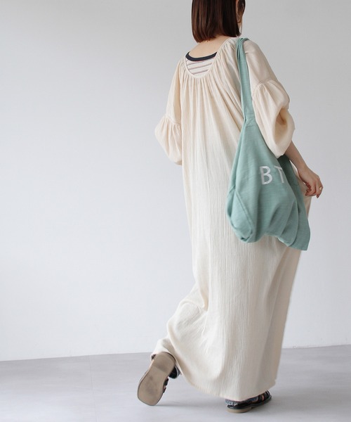 Crisp（クリスプ）の「クレープエアリーワンピース（ワンピース・レディース・パープル/アイボリー・FREE）」の3枚目の写真