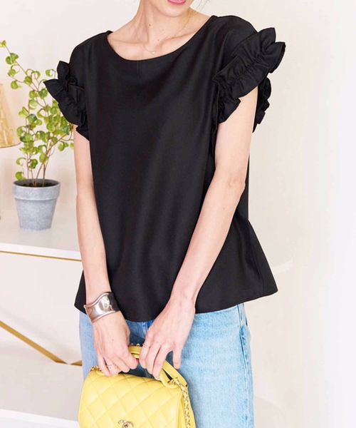 M y u(ミュー)の「ソデフリル オーバーシルエット ブラウス(Tシャツ/カットソー・レディース・ブラック/ホワイト/ピンク/イエロー/グリーン・MEDIUM/LARGE)」の1枚目の写真