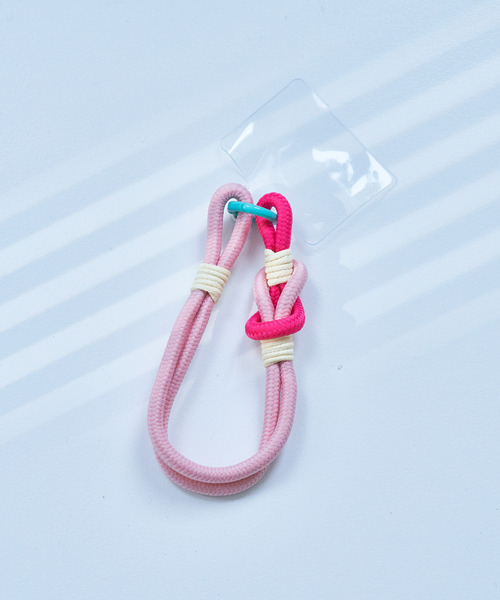 macaroni edge（マカロニエッジ）の「〈macaroni edge/マカロニエッジ〉カラフルショート スマホストラップ 5.0mm ロープ（スマホグッズ・レディース・ミント/ライトパープル/オレンジ系2/ピンク/ブラック×ホワイト/ピンク系/オレンジ系/ベビーピンク/ホワイト×グリーン/ホワイト×レッド・FREE）」の7枚目の写真