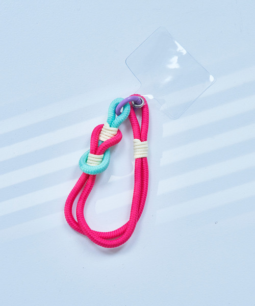 macaroni edge（マカロニエッジ）の「〈macaroni edge/マカロニエッジ〉カラフルショート スマホストラップ 5.0mm ロープ（スマホグッズ・レディース・ミント/ライトパープル/オレンジ系2/ピンク/ブラック×ホワイト/ピンク系/オレンジ系/ベビーピンク/ホワイト×グリーン/ホワイト×レッド・FREE）」の6枚目の写真