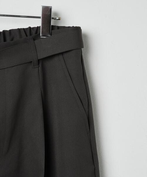 LUCY(ルーシー)の「LUCY/【セットアップ】トロミベルト付きワイドスラックス(スラックス・メンズ・ブラウン/ダークグレー/ブルー/ブラック・LARGE/MEDIUM)」の7枚目の写真