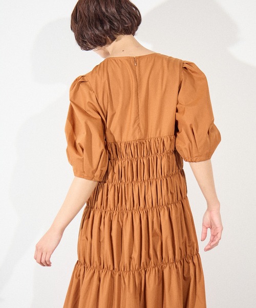 ELLEgirl（エルガール）の「シャーリングドレス【ELLEgirl/エル ガール】（ワンピース・レディース・モスグリーン/テラコッタ/ブラック・FREE）」の17枚目の写真